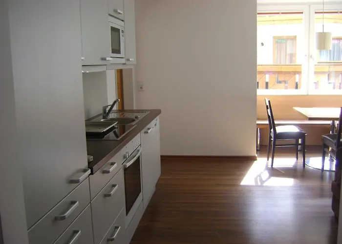 Almandin イシュグル