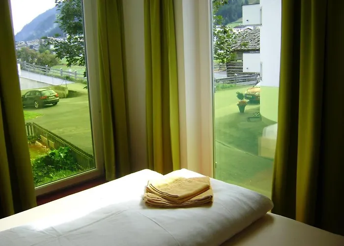 Almandin アパート イシュグル